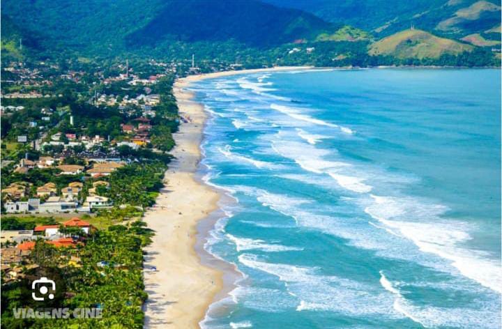 Vista aérea da praia de Maresias